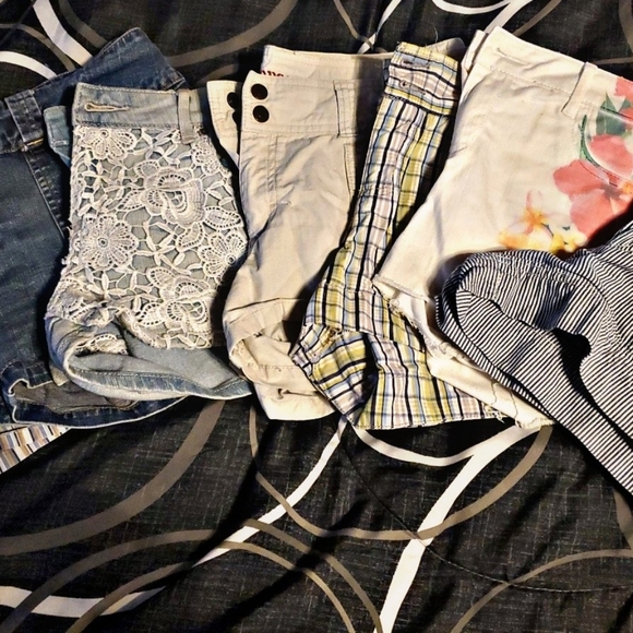 Pants - Women's shorts
